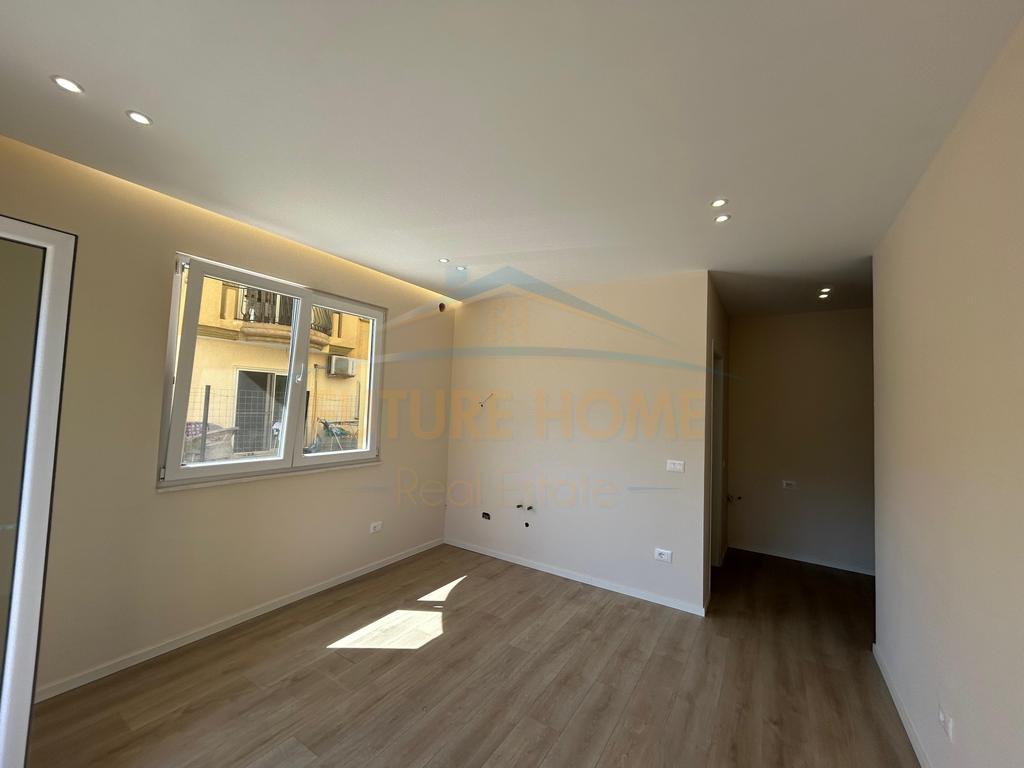 For sale, Apartment 1+1+Veranda, Shkëmbi i Kavajës, Durrës