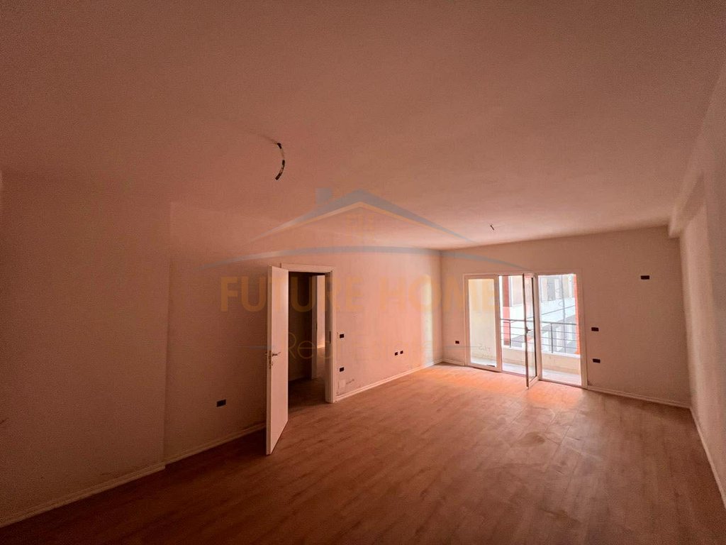 For sale, Apartment 1+1, Yzberisht