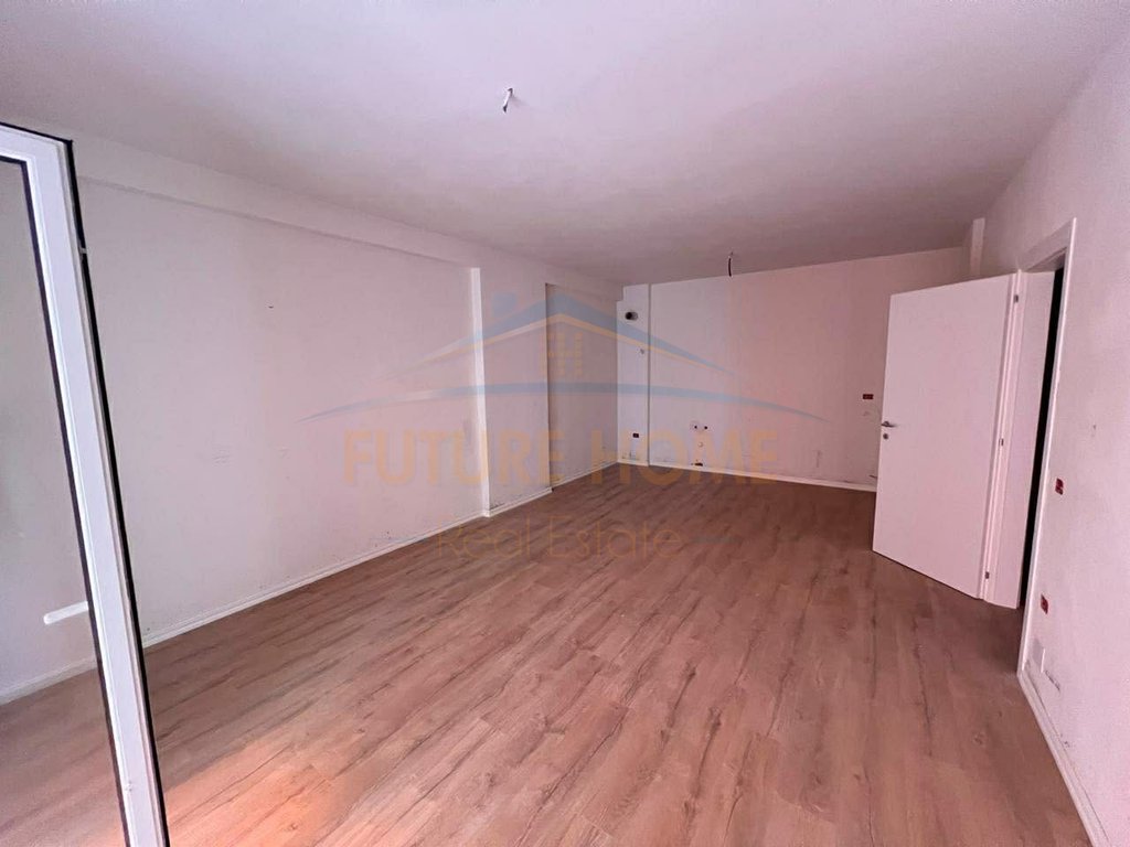 For sale, Apartment 1+1, Yzberisht