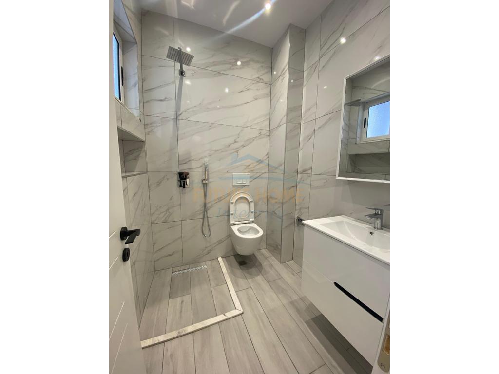 For sale, Apartment 2+1+2, Ali Demi, Tirana.