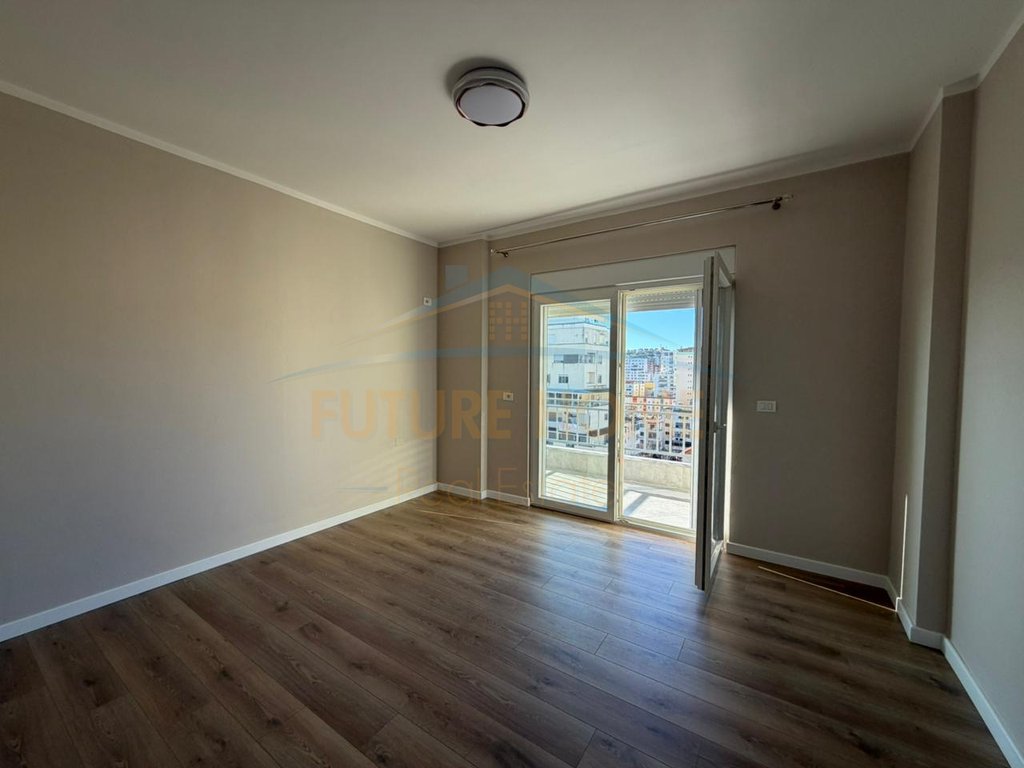 For sale, Apartment 2+1+2 Balconies, Near the Market, Durres