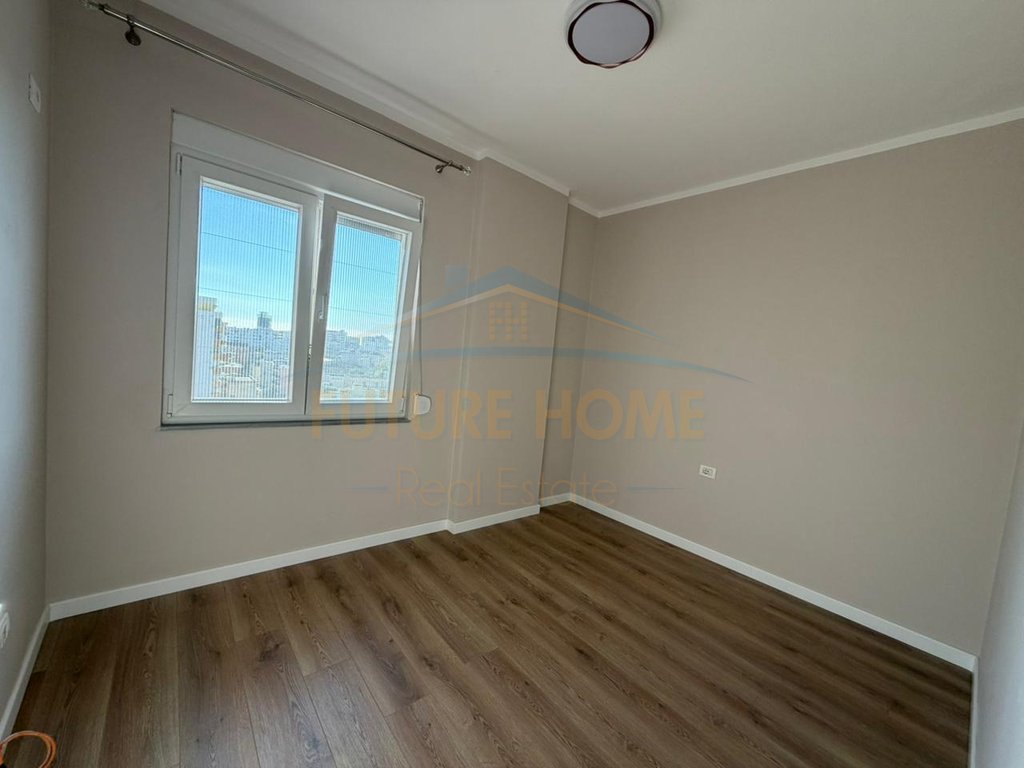 For sale, Apartment 2+1+2 Balconies, Near the Market, Durres