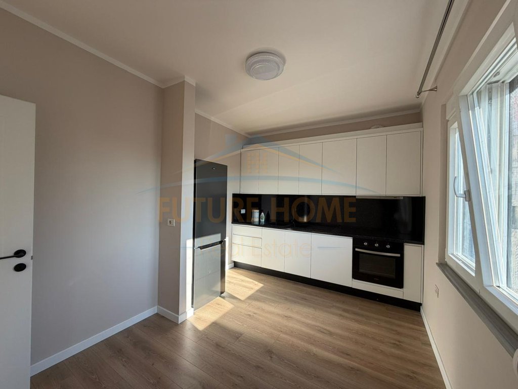 For sale, Apartment 2+1+2 Balconies, Near the Market, Durres
