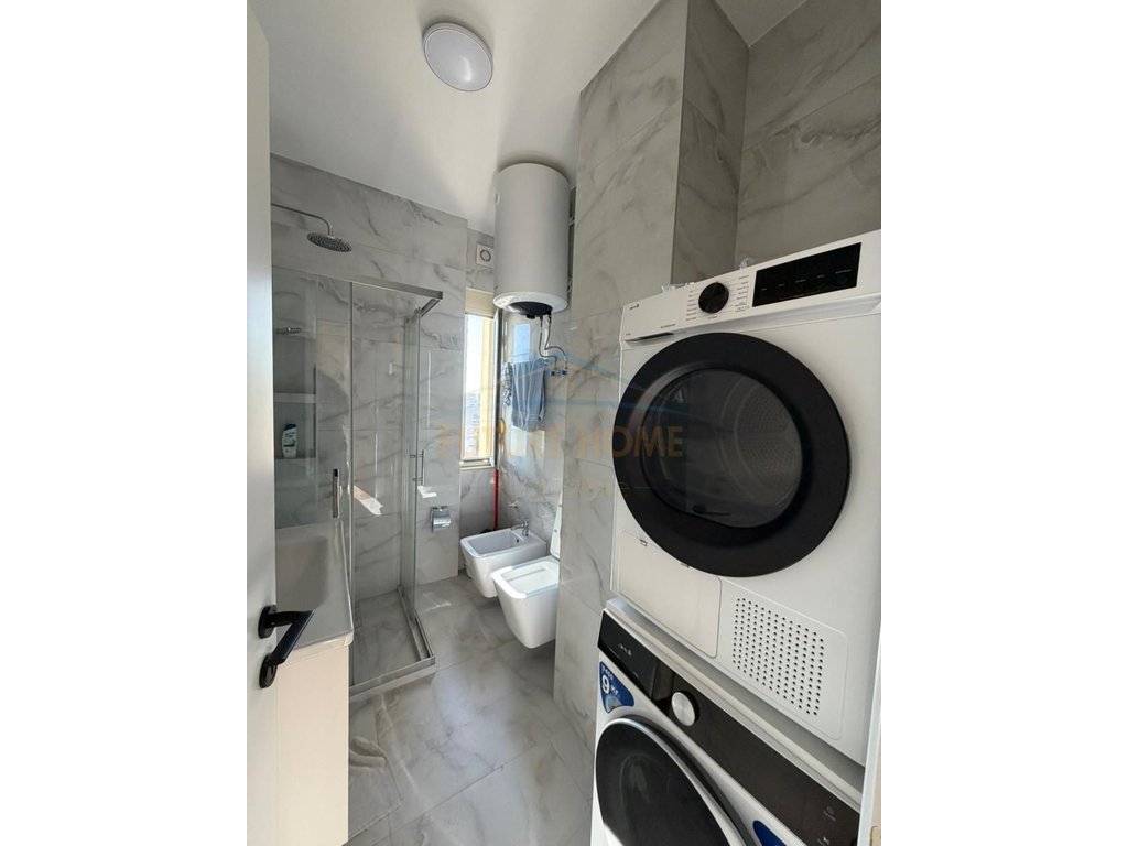 For sale, Apartment 2+1+2 Balconies, Near the Market, Durres