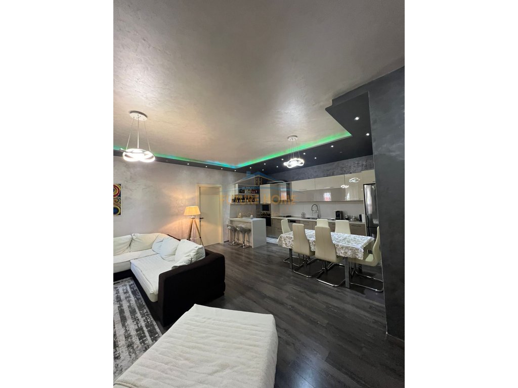 Shitet, Apartament 2+1+2, Bulevardi Gjergj Fishta, Tiranë.