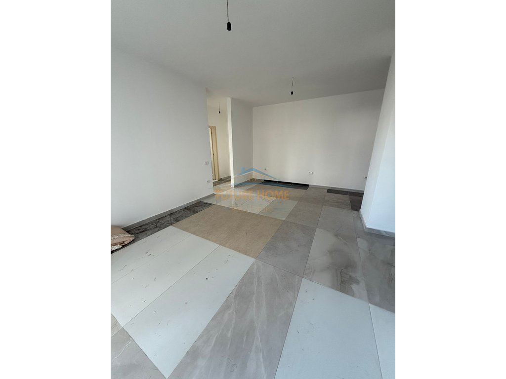 Shitet, Apartament 2+1+2, Casa Italia, Tirane.