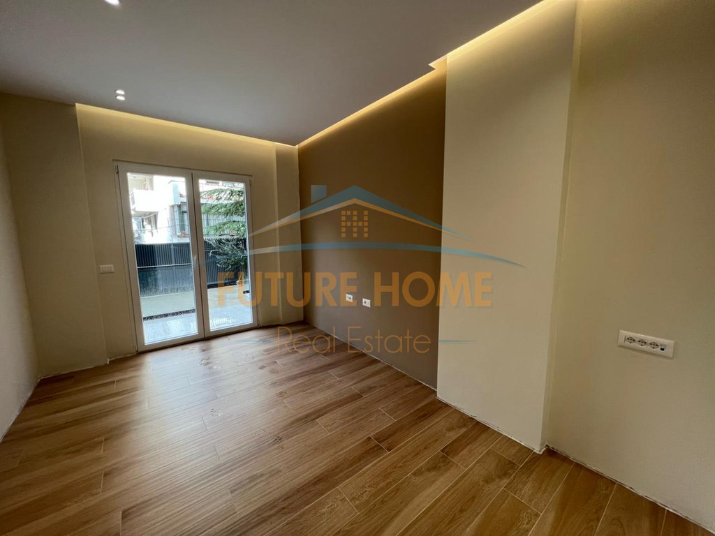 For sale, Apartment 2+1+2+Wardrobe, Komuna e Parisit