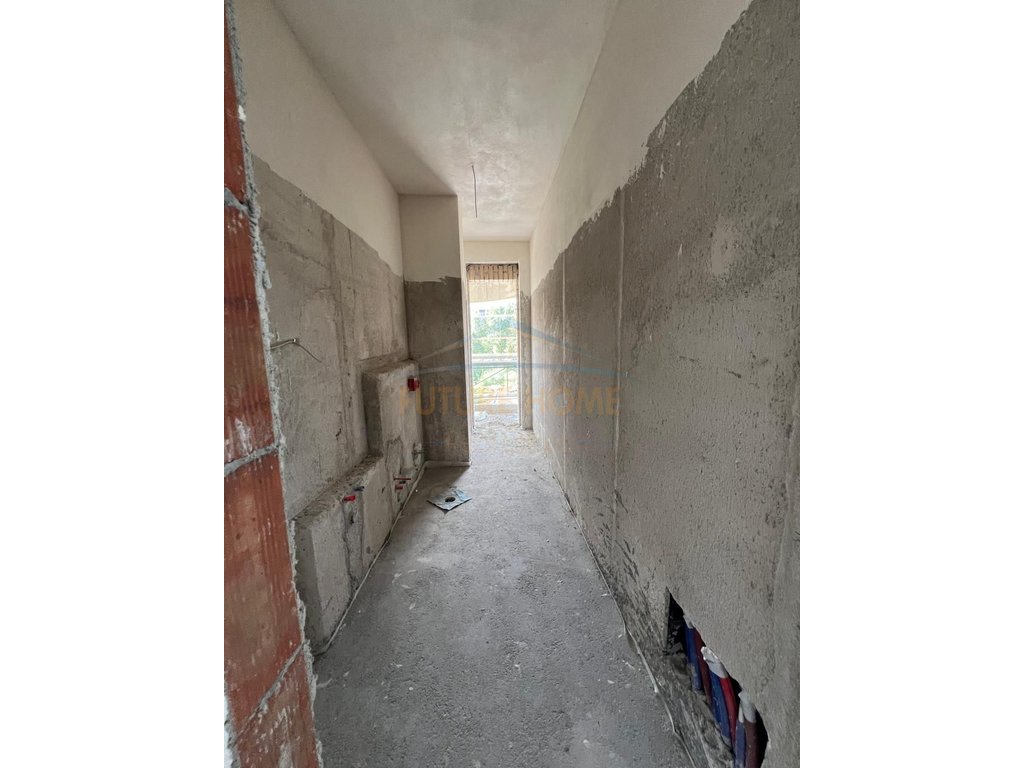 Shitet, Apartament 2+1+2, ish Fusha e Aviacionit, Tiranë.