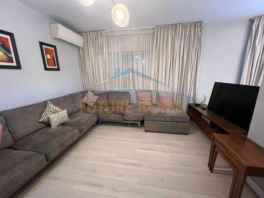 For sale, Apartment 2+1+2, former Bus Park, Tirana