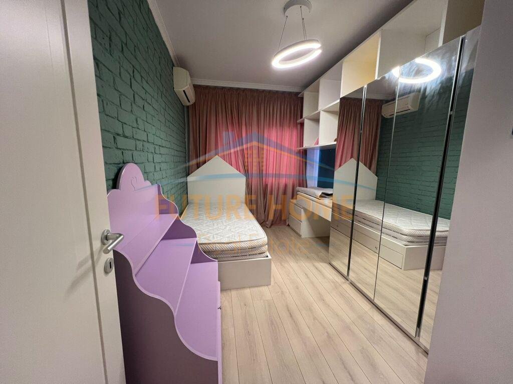 For sale, Apartment 2+1+2, former Bus Park, Tirana