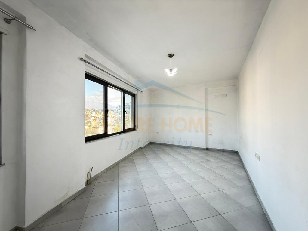 For sale, 2+1+2 Apartment, Former Electric Market, Tirana.
