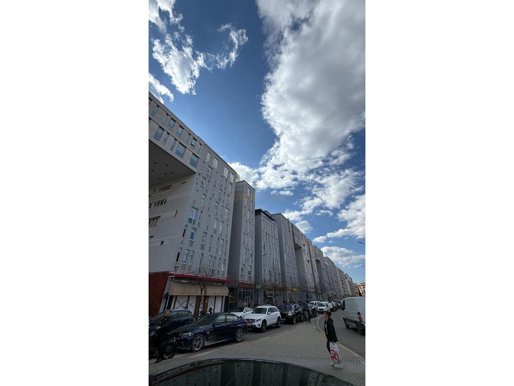 Shitet, Apartament 2+1+2 , Kika 2 , Komuna e Parisit.