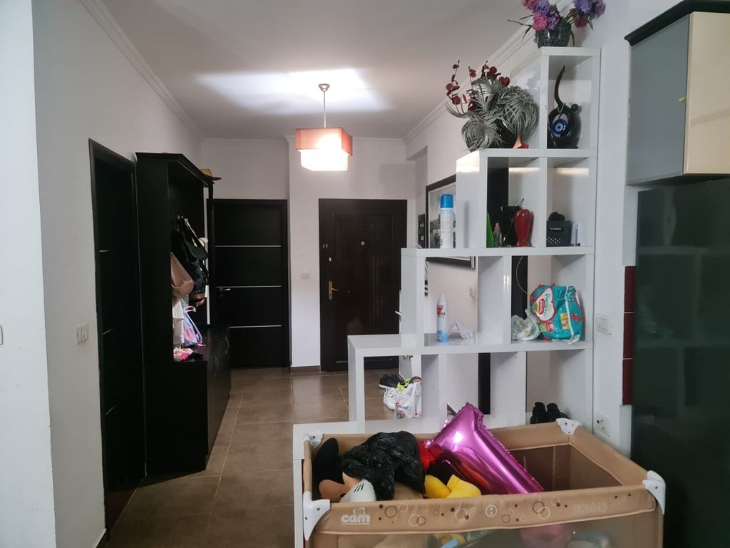 Shitet, Apartament 2+1+2, Kodra Diellit, Tiranë.