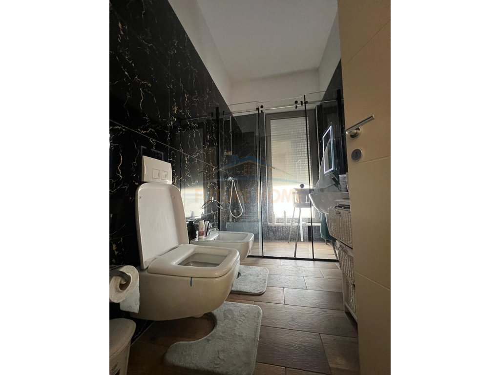 Shitet, Apartament 2+1+2, Kompleksi Delijorgji
