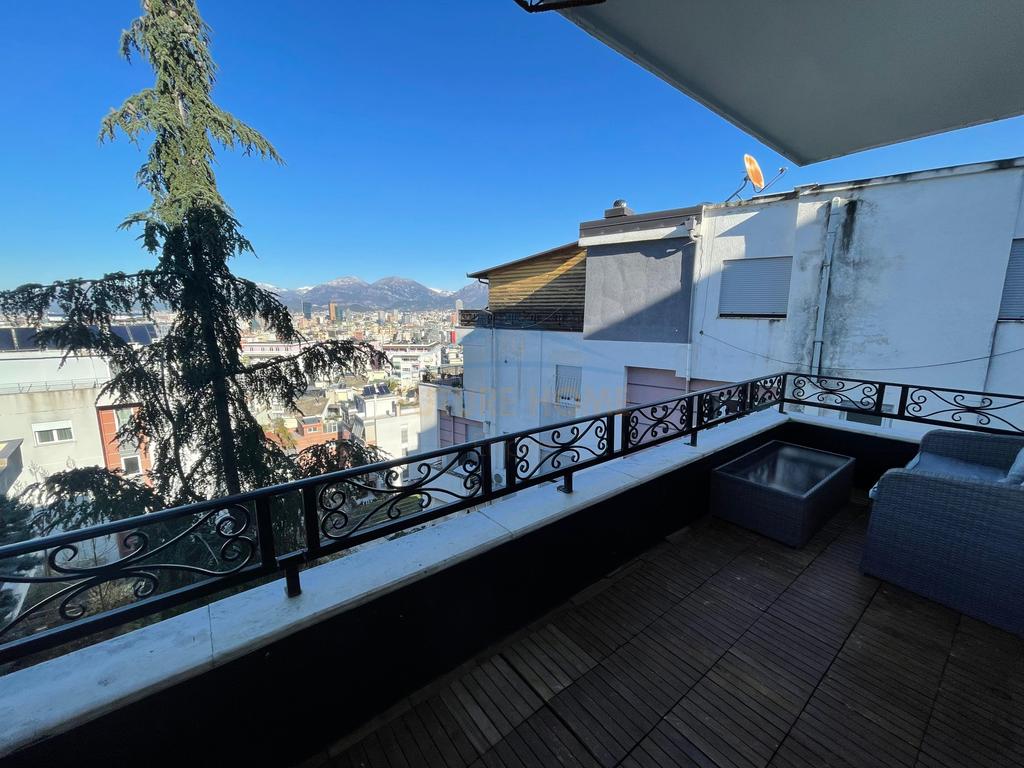 For sale, Apartment 2+1+2, Botanical Garden, Tirana