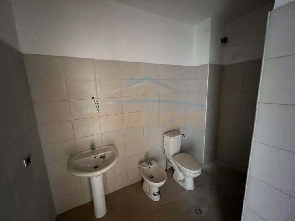 Apartament 2+1+2, Pogradec