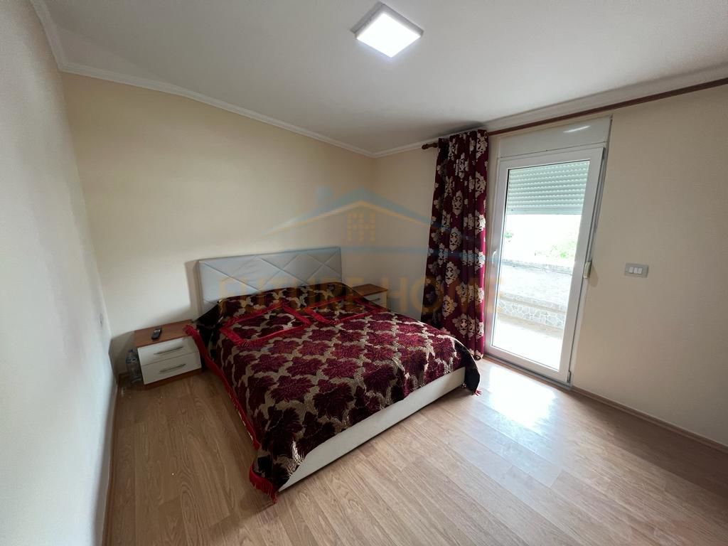 Apartament 2+1+2, Pogradec