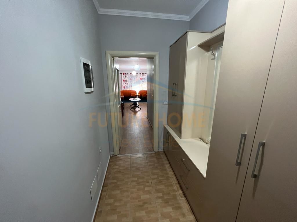 Apartament 2+1+2, Pogradec