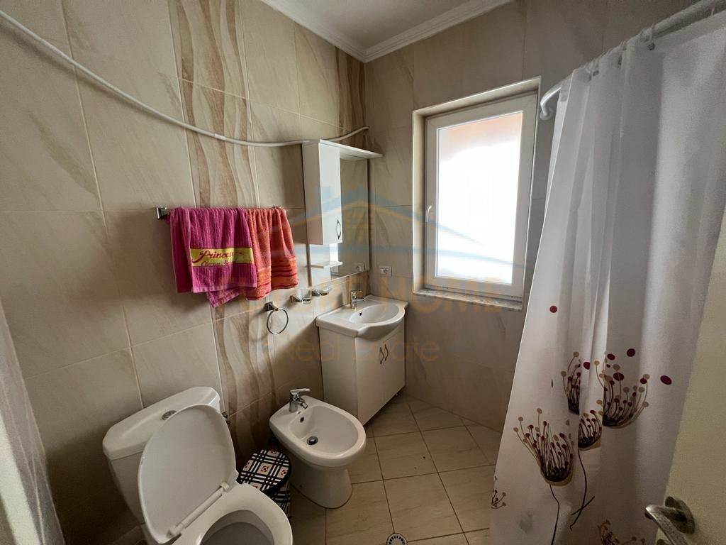 Apartament 2+1+2, Pogradec