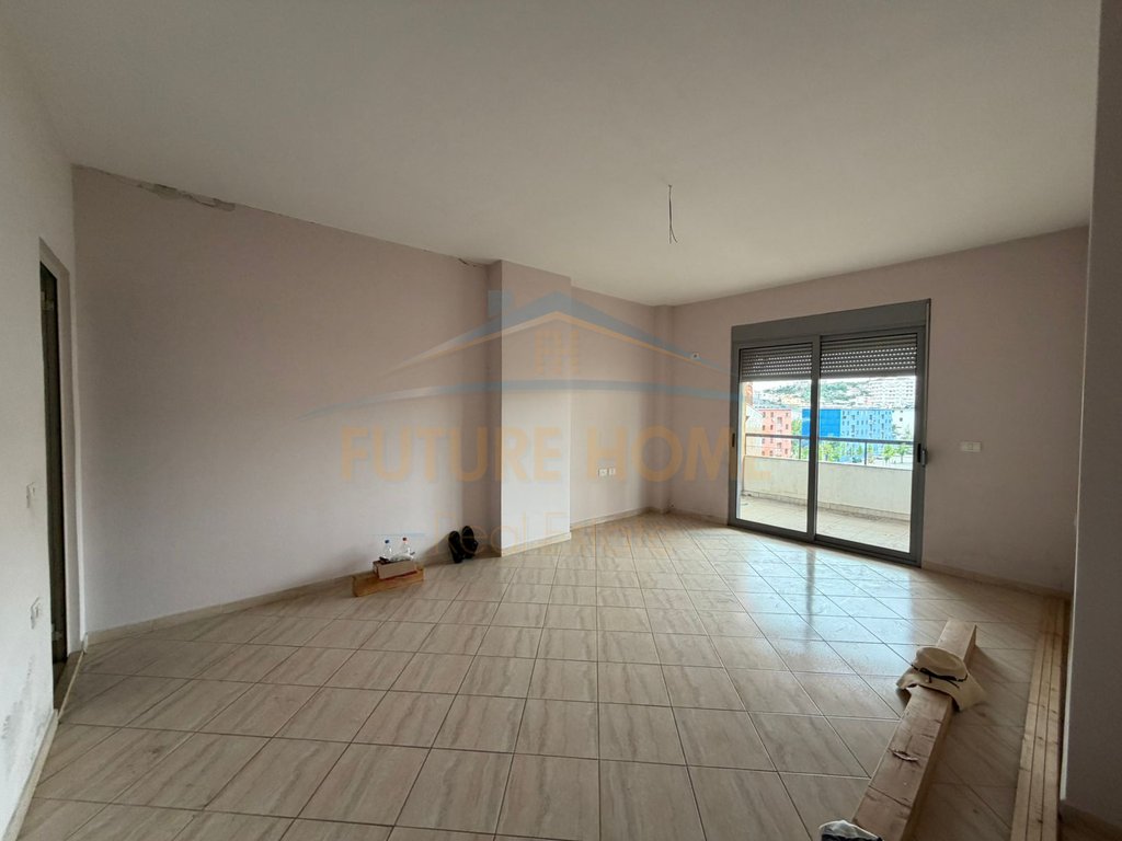 For sale, Apartment 2+1+2, Neighborhood 18, Vala Park, Durrës