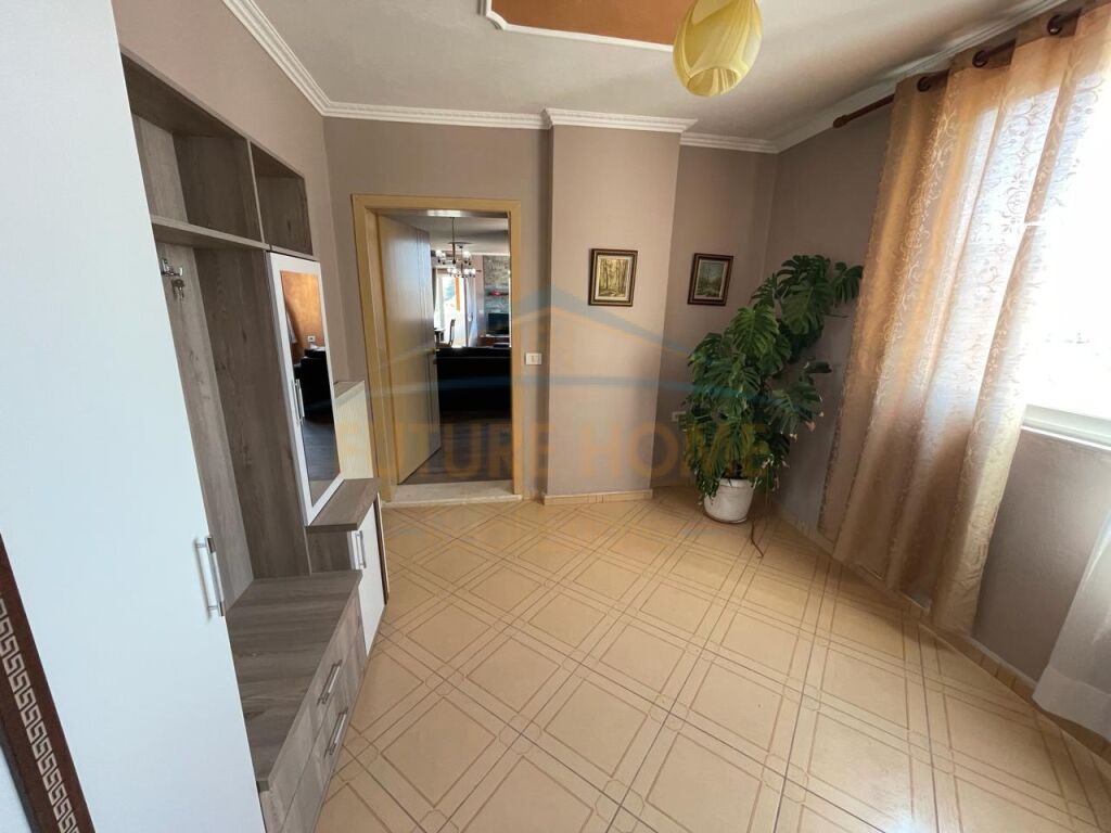 For sale, Apartment 2+1+2, Neighborhood 4, Korça.
