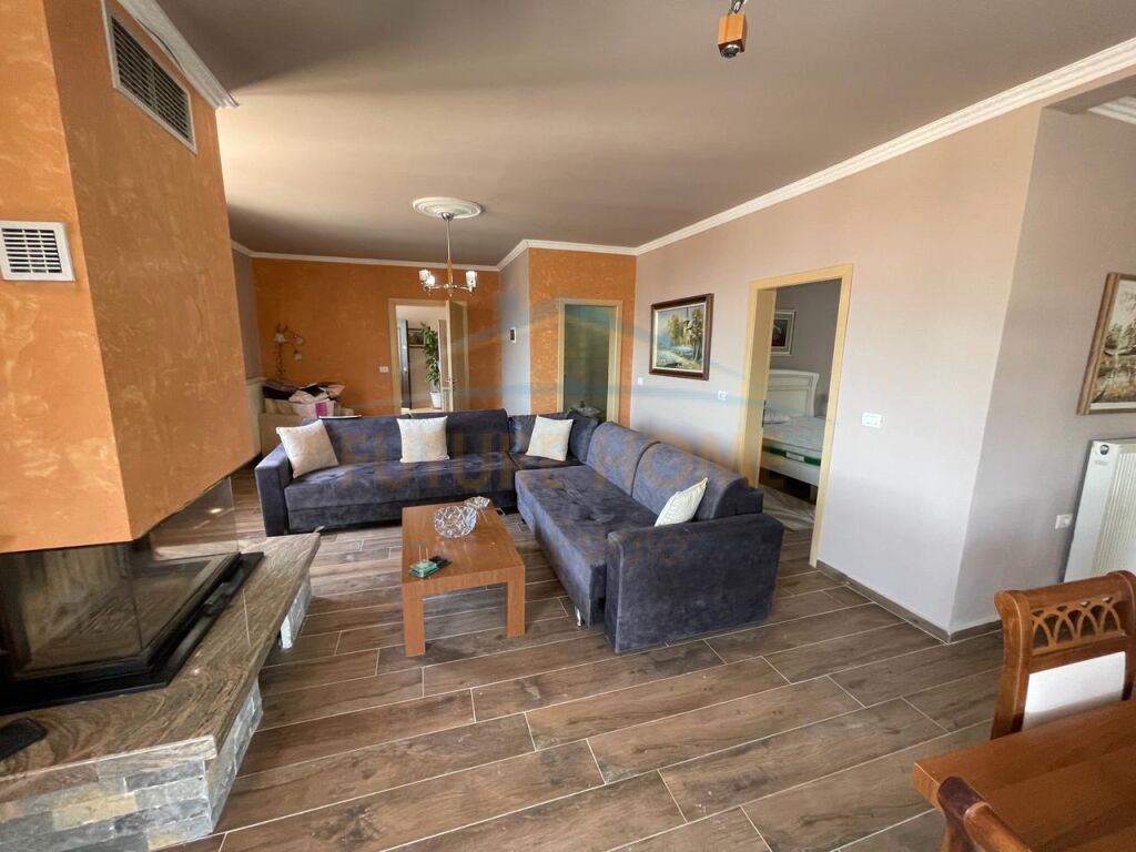 For sale, Apartment 2+1+2, Neighborhood 4, Korça.