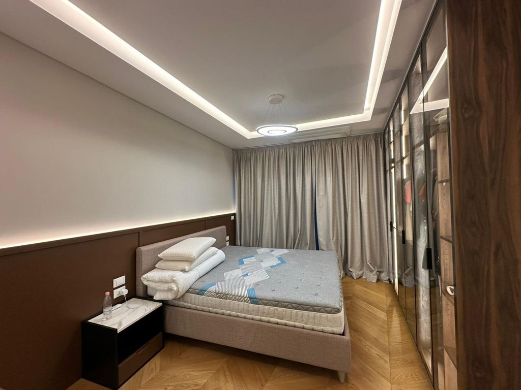 Shitet Apartament 2+1+2, Lake View Residence, Tiranë