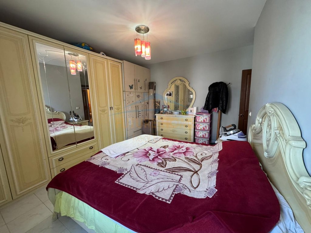 For sale, 2+1+2 Apartment, Laprake, Tirana
