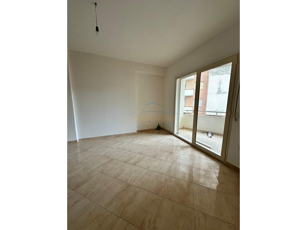 For sale, Apartment 2+1+2, Lungomare, Vlorë.