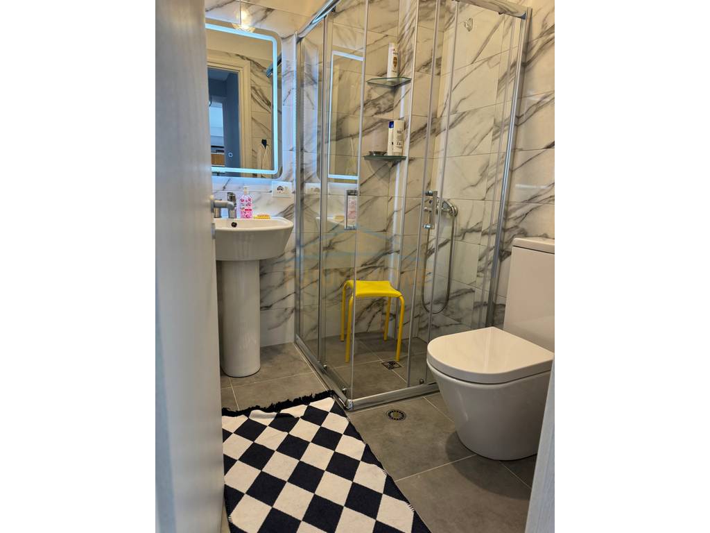 Shitet , Apartament 2+1+2, Lura 3, Gjiri i Lalzit