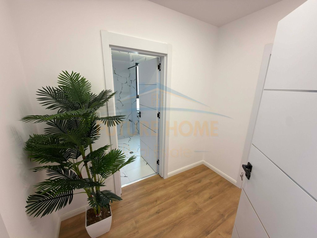 Shitet, Apartament 2+1+2, Pallati me Shigjeta, Tirane