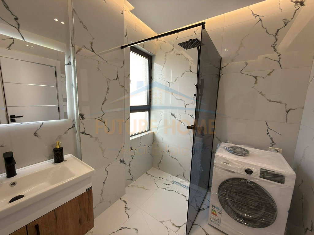 Shitet, Apartament 2+1+2, Pallati me Shigjeta, Tirane