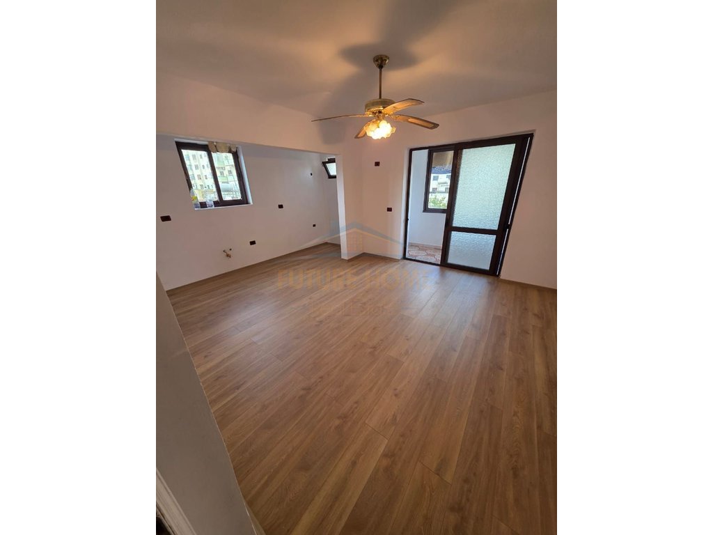 For sale, 2+1+2 Apartment, Sport Palace, Durres