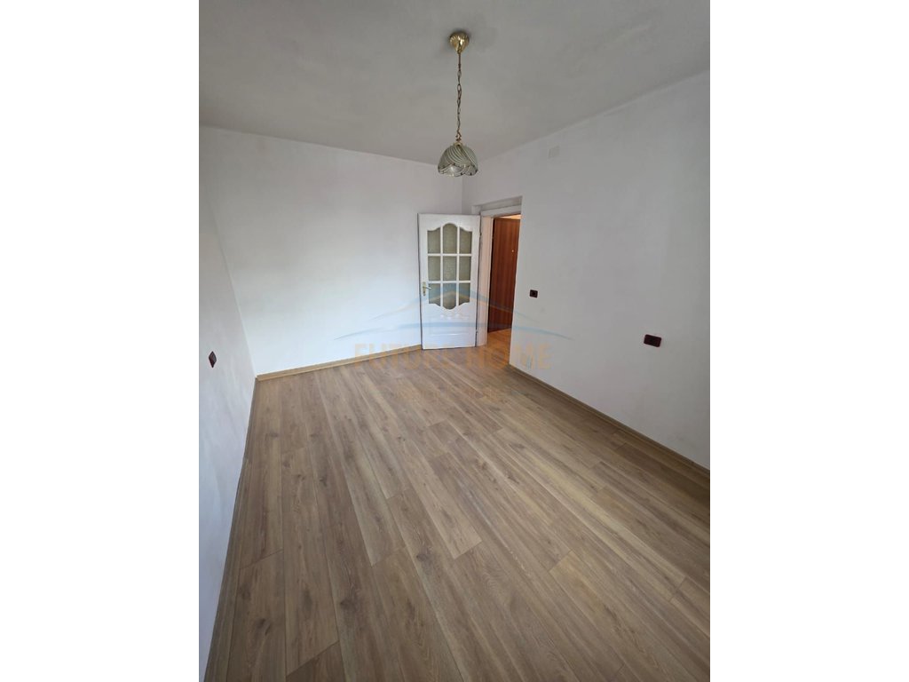 For sale, 2+1+2 Apartment, Sport Palace, Durres
