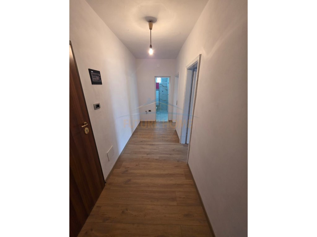 For sale, 2+1+2 Apartment, Sport Palace, Durres