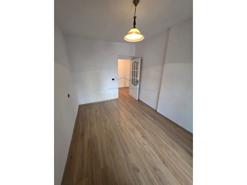 For sale, 2+1+2 Apartment, Sport Palace, Durres