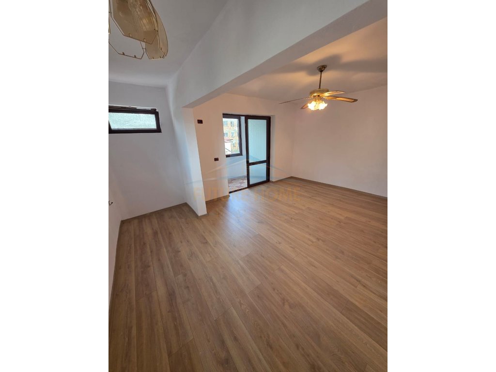 For sale, 2+1+2 Apartment, Sport Palace, Durres