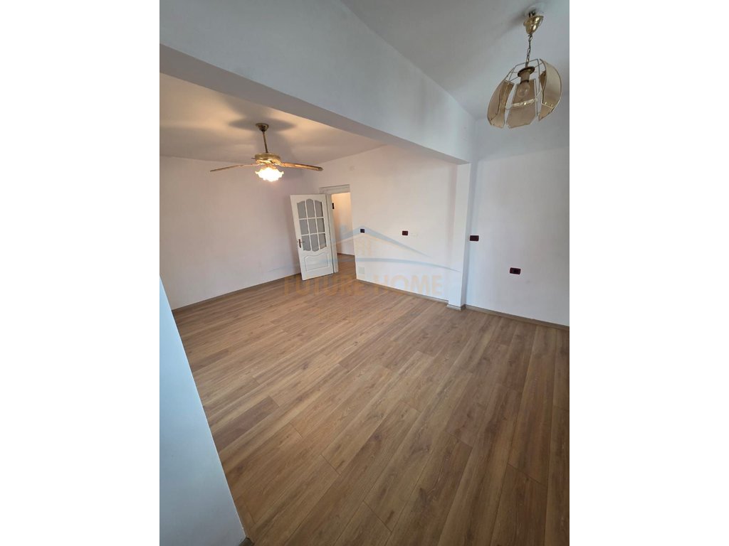 For sale, 2+1+2 Apartment, Sport Palace, Durres