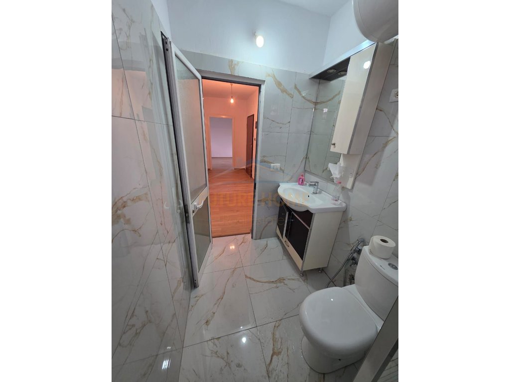 For sale, 2+1+2 Apartment, Sport Palace, Durres