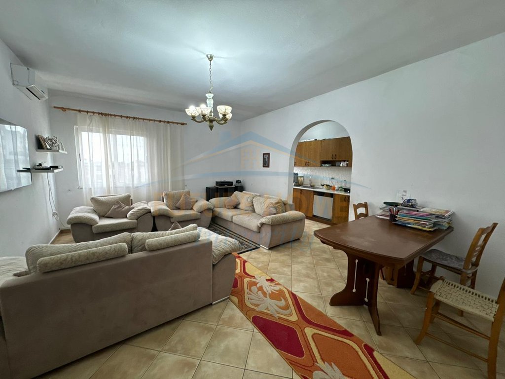 For sale, 2+1+2 Apartment, Porcelain, Tirana.