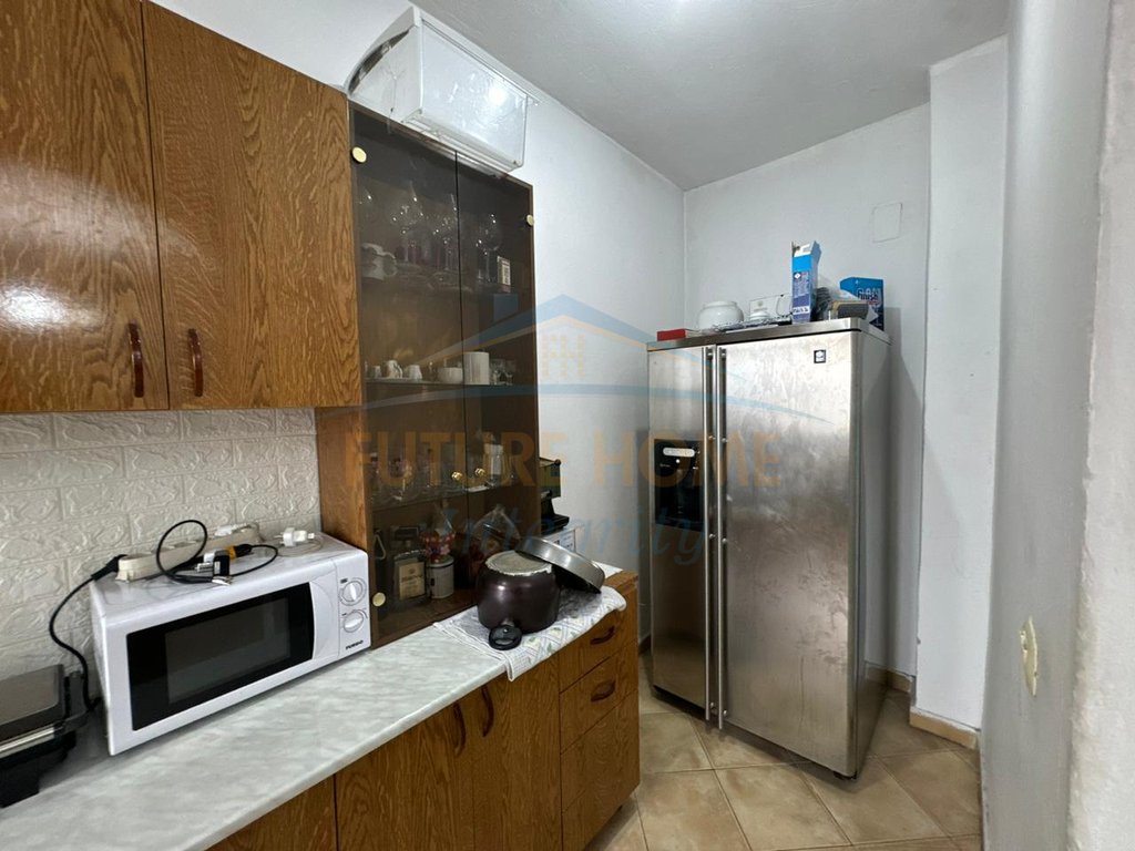 For sale, 2+1+2 Apartment, Porcelain, Tirana.