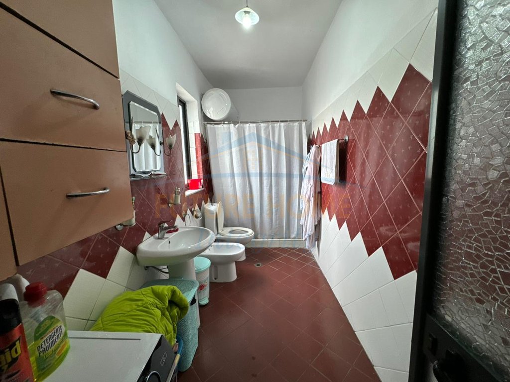 For sale, 2+1+2 Apartment, Porcelain, Tirana.
