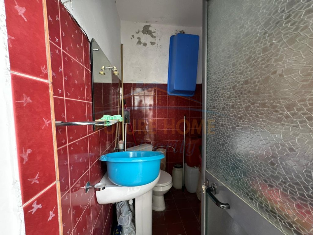 For sale, 2+1+2 Apartment, Porcelain, Tirana.