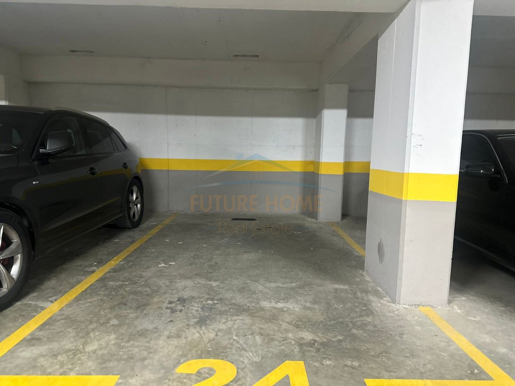 Shitet, Apartament 2+1+2+Post Parkimi, Bulevardi Ri, Tirane