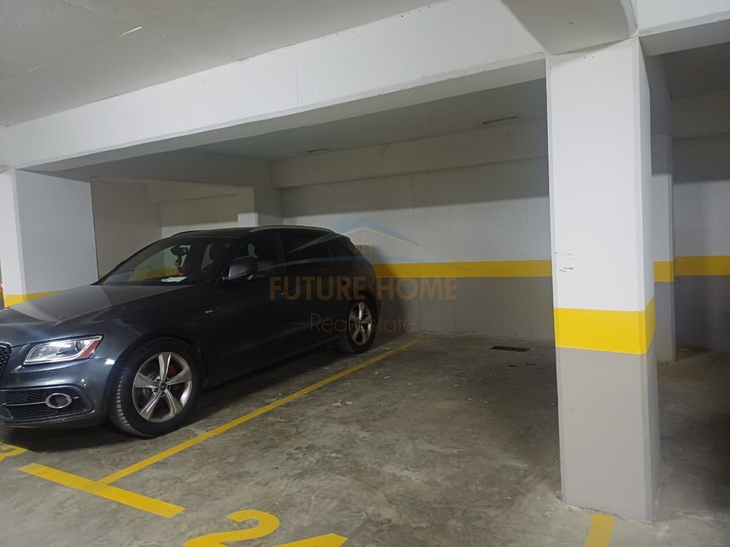 Shitet, Apartament 2+1+2+Post Parkimi, Bulevardi Ri, Tirane