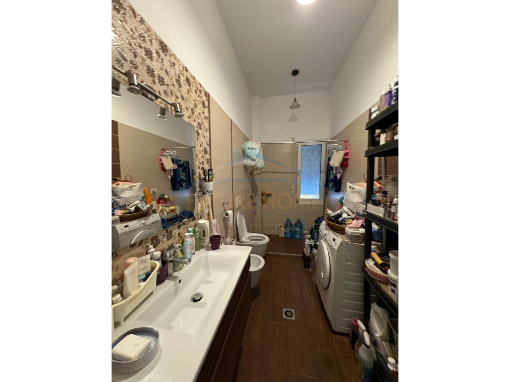For sale, Apartment 2+1+2+Parking Post, Lake Dry, Tirana