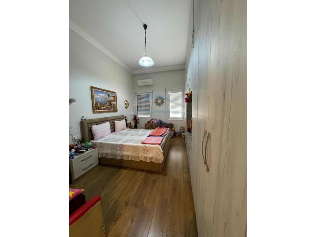 For sale, Apartment 2+1+2+Parking Post, Lake Dry, Tirana