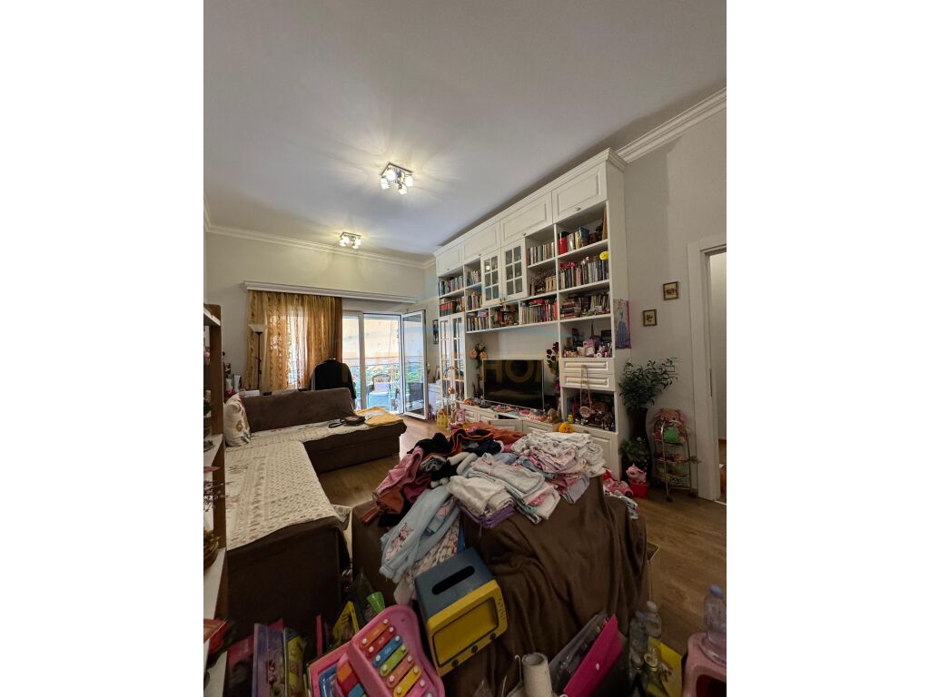 For sale, Apartment 2+1+2+Parking Post, Lake Dry, Tirana
