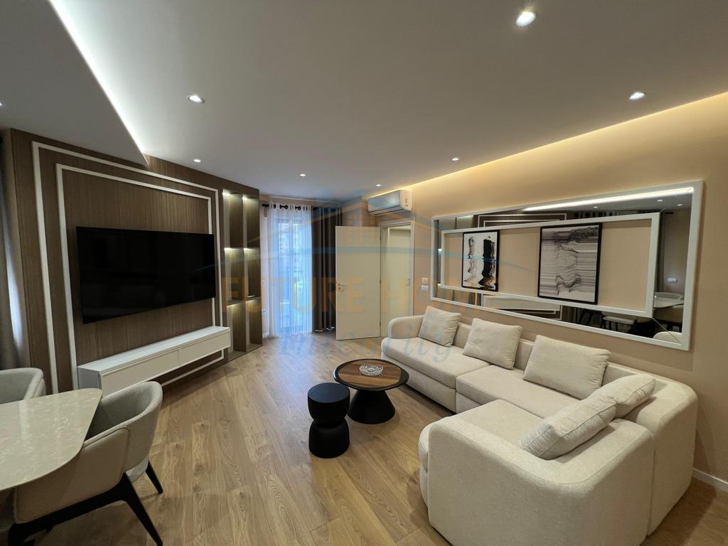 For sale, Apartment 2+1+2+Parking space, Durrës Street, Tirana.