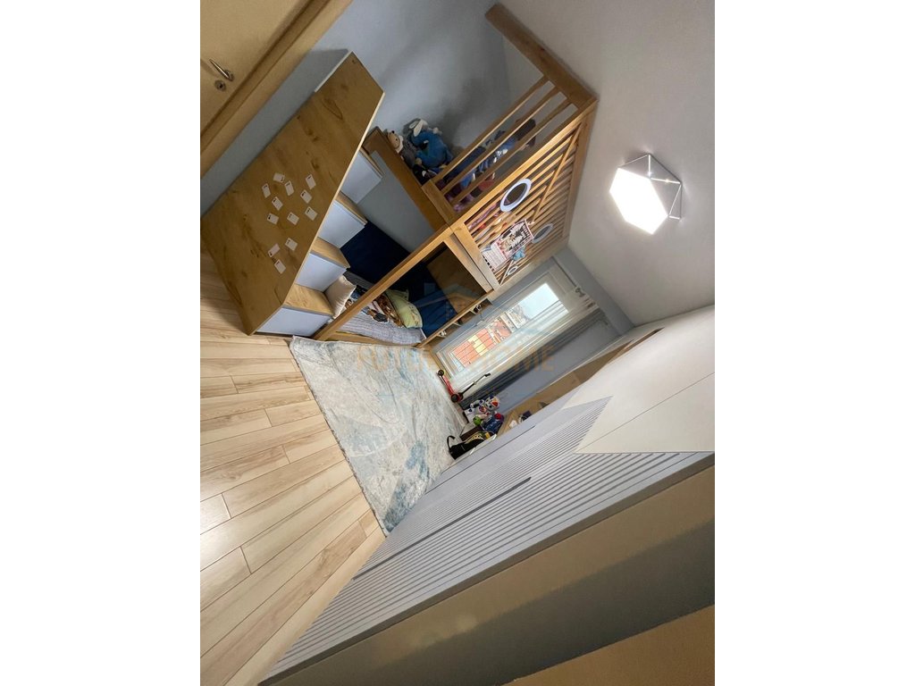 Shitet, Apartament 2+1+2, Qytet Studenti, Tiranë